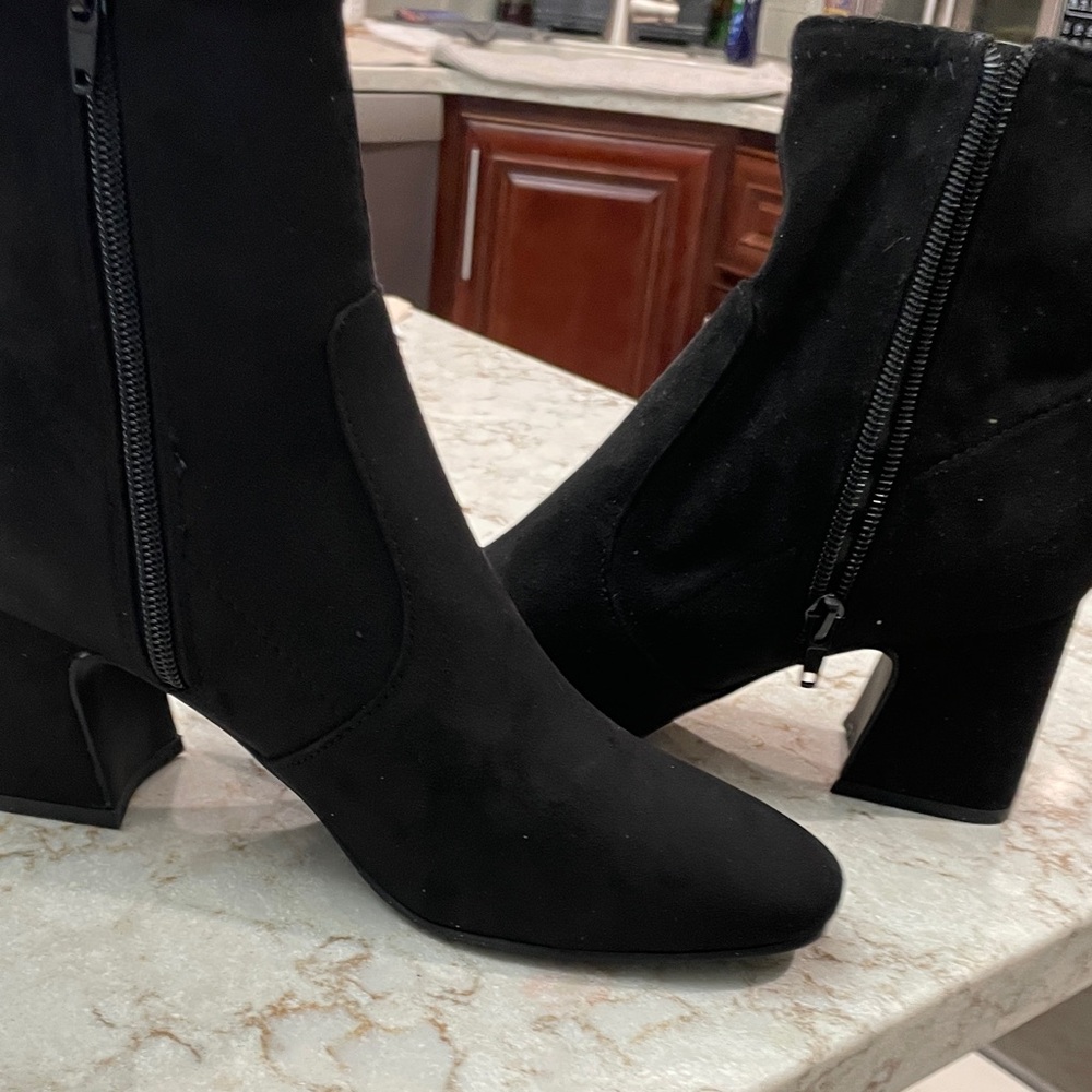 Unisa Black Ankle Boots with Zipper
